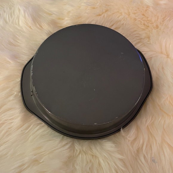 round cake pan - Picture 2 of 2